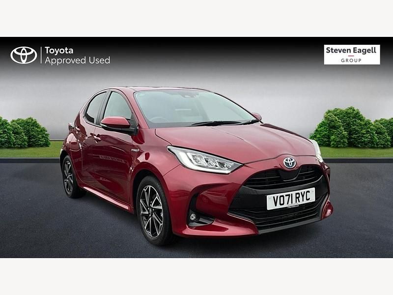 Red Used 2021 Toyota Yaris Hybrid Design Hatchback | £17,699 (Fair price) - Image 1/3