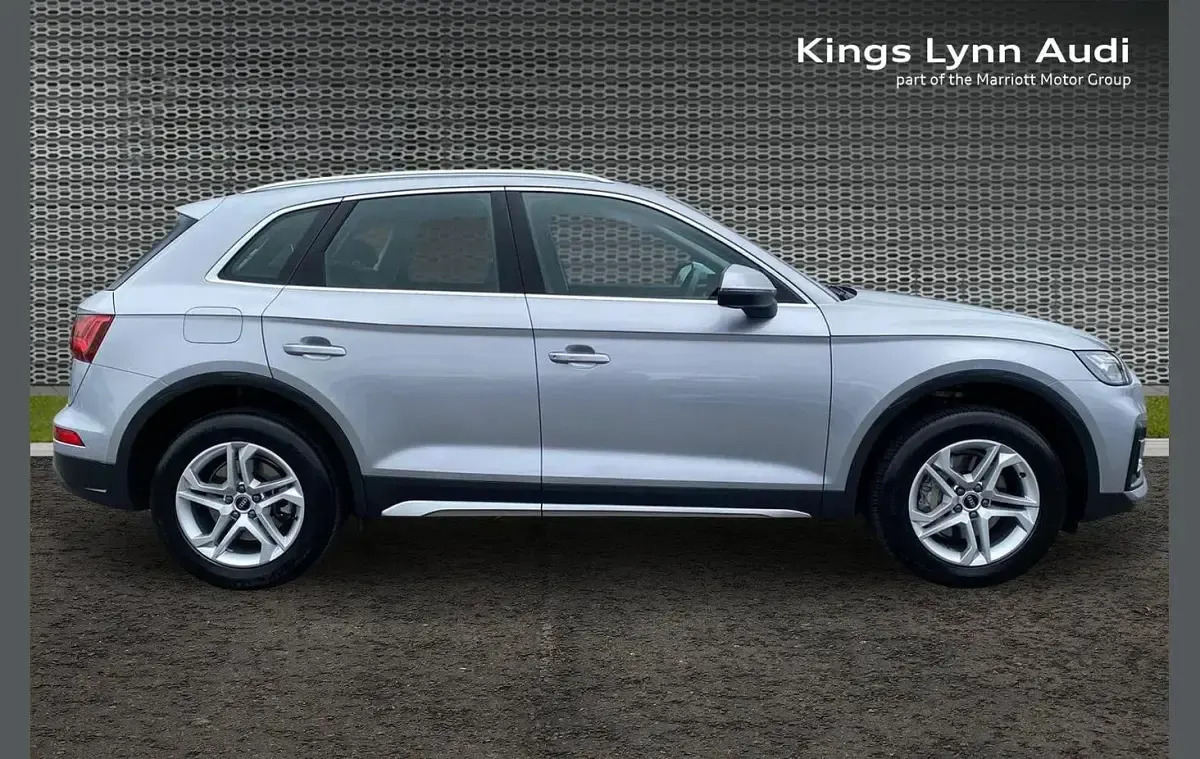 Used Audi Q5 Sport 200 HP (147 kW) 2024 Silver SUV
