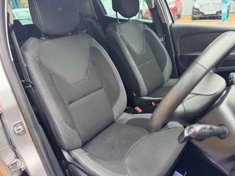 Used Renault Clio IV Iconic 90 HP (66 kW) 2019 Silver Hatchback