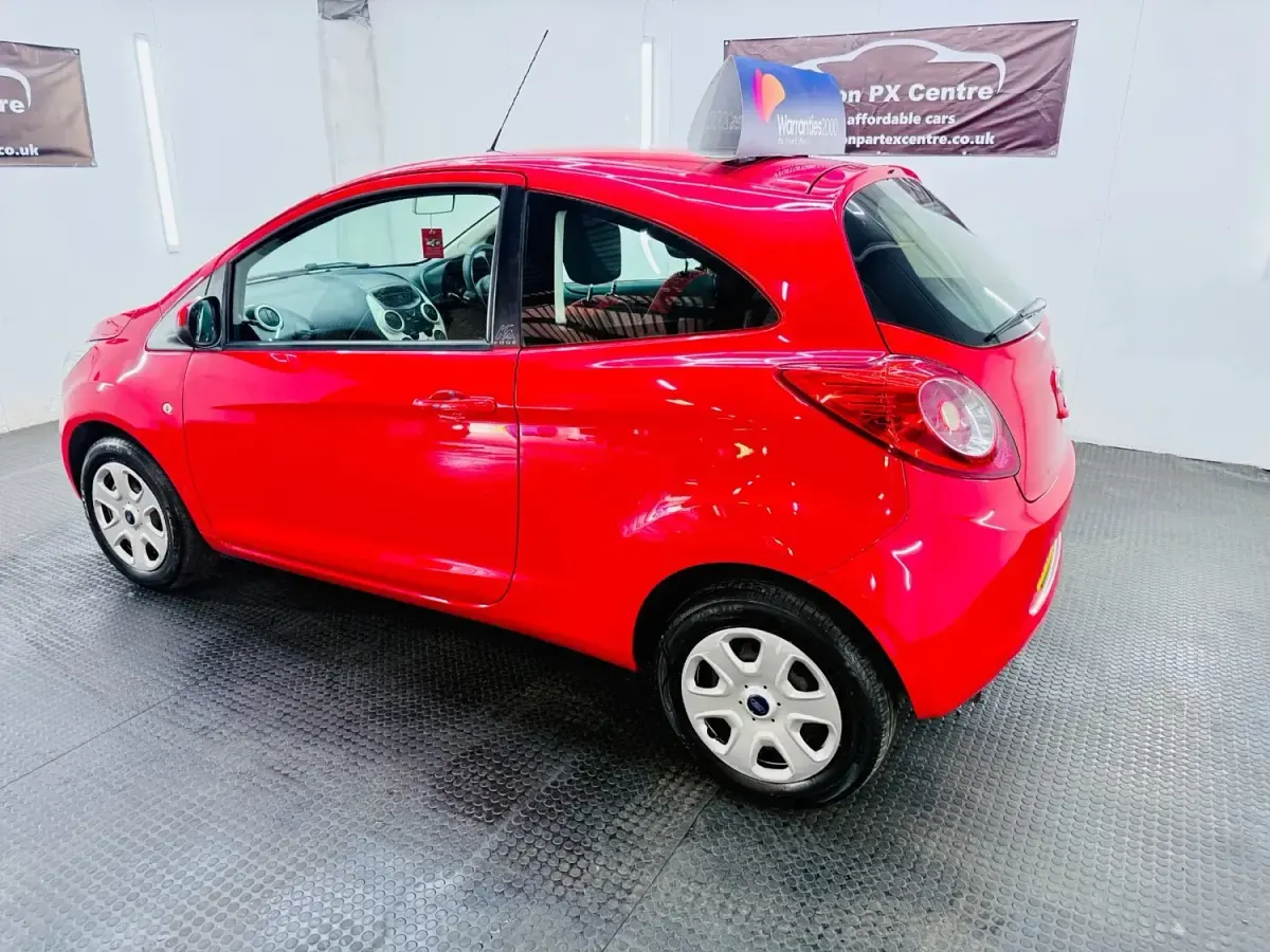 Usado Ford Ka 69 HP (50 kW) 2014 Vermelho Citadino