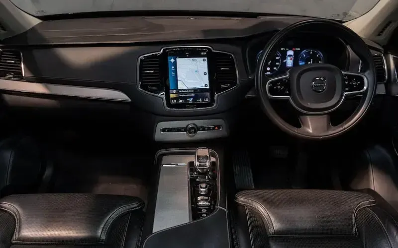 Used Volvo XC90 Inscription 235 HP (172 kW) 2019 Black SUV