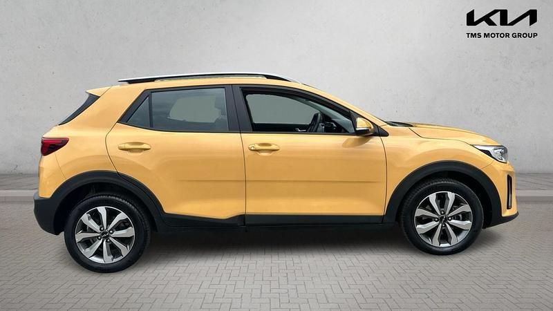 Used Kia Stonic 100 HP (73 kW) 2025 Yellow SUV