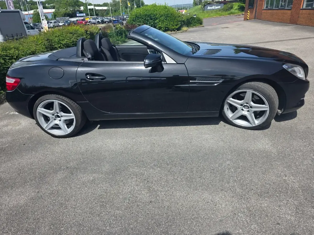 Usado Mercedes SLK250 204 CV (150 kW) 2012 Negro Descapotable