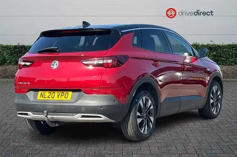 Used Vauxhall Grandland X SRi 130 HP (95 kW) 2020 Red SUV