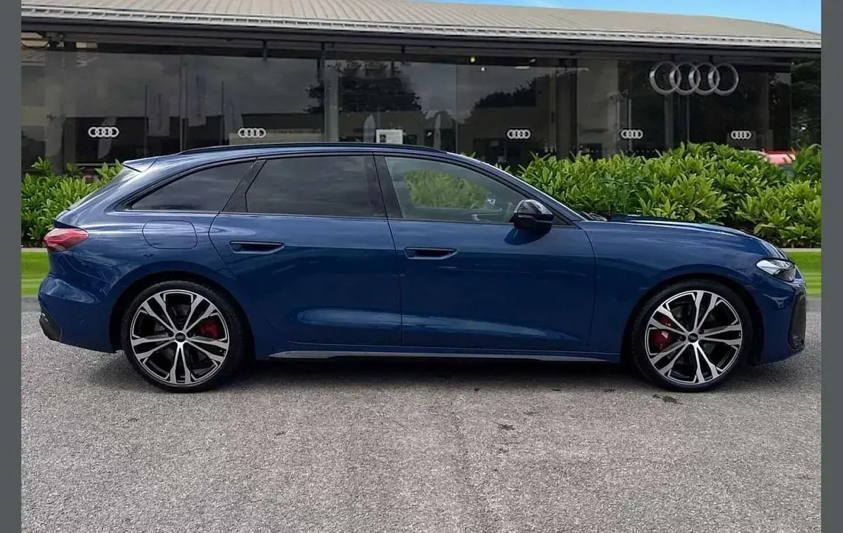 Used Audi A5 Advanced 362 HP (266 kW) 2025 Blue Estate