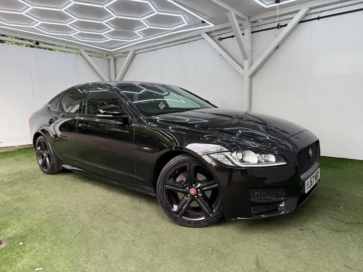 Used Jaguar XF R-Sport 250 HP (183 kW) 2017 Black Sedan