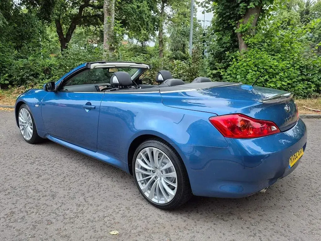 Used Infiniti G37 2013 Silver Coupe