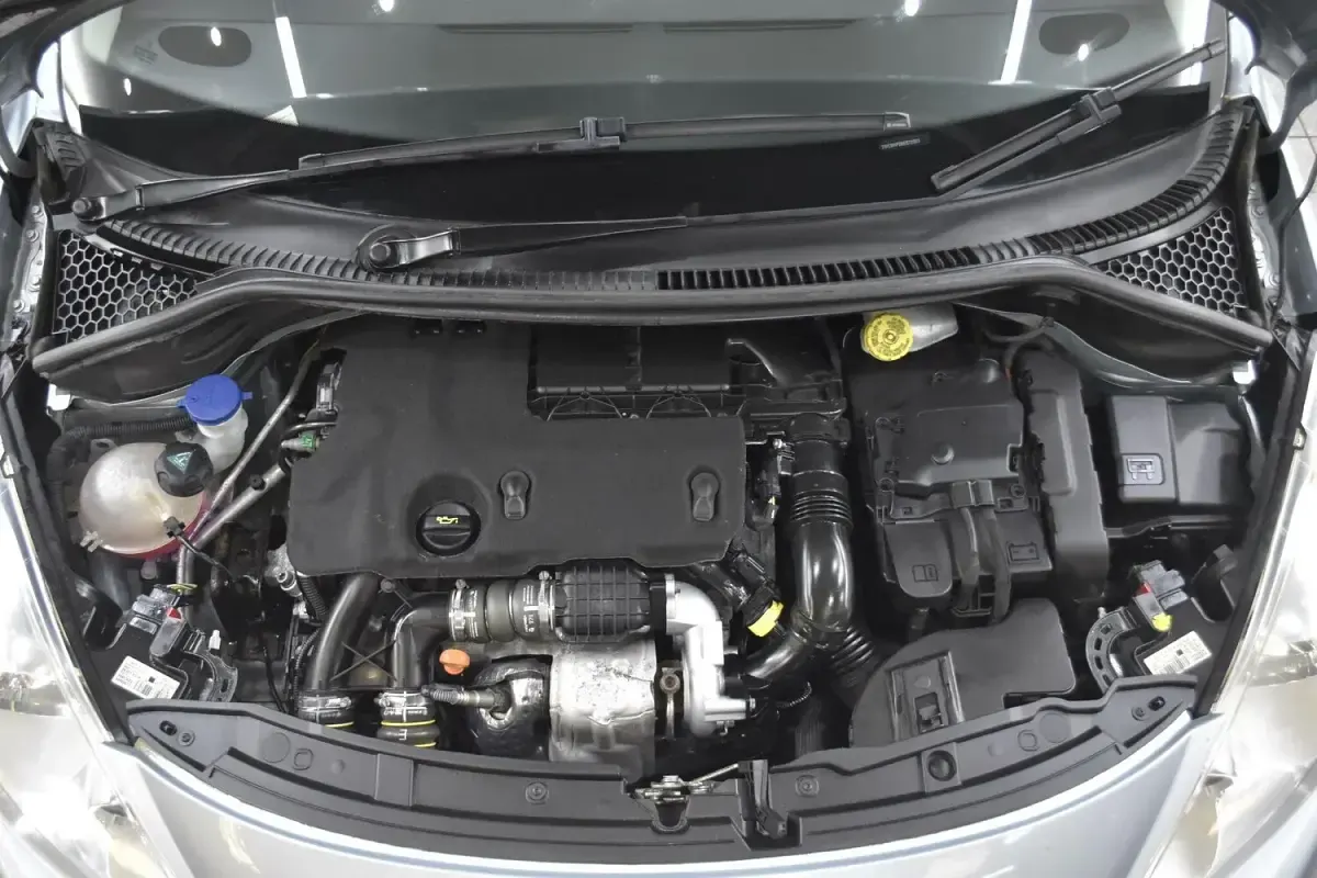 Used Peugeot 207 Active 92 HP (67 kW) 2011 Blue Hatchback