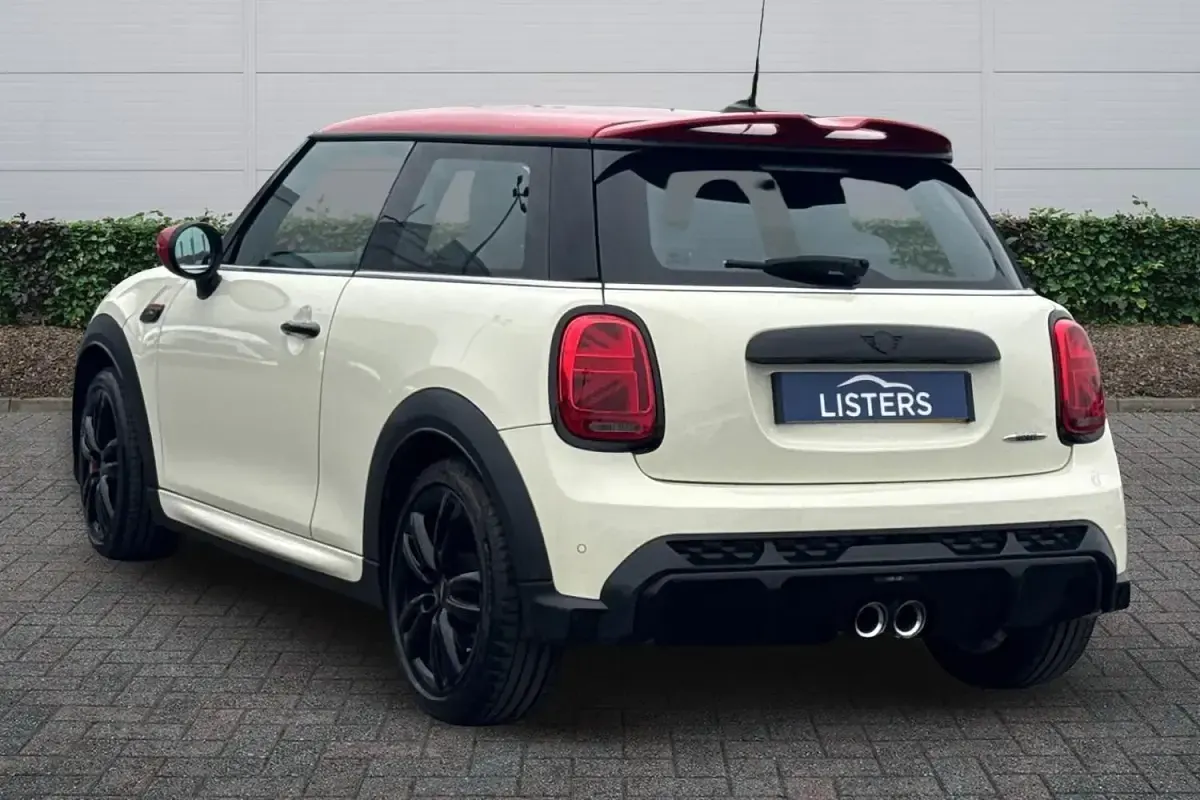 Używany Mini John Cooper Works Hatch 2021 Biały Hatchback