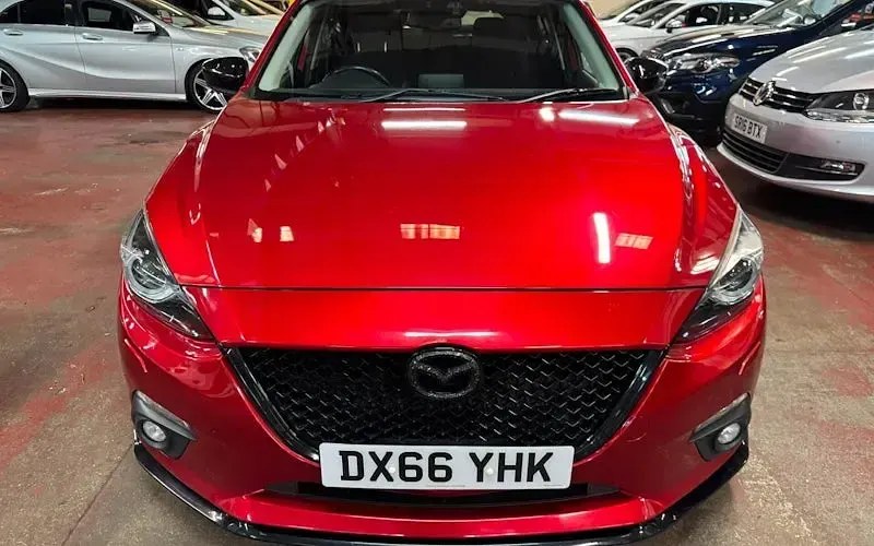 Used Mazda 3 Inclusive 120 HP (88 kW) 2016 Red Hatchback