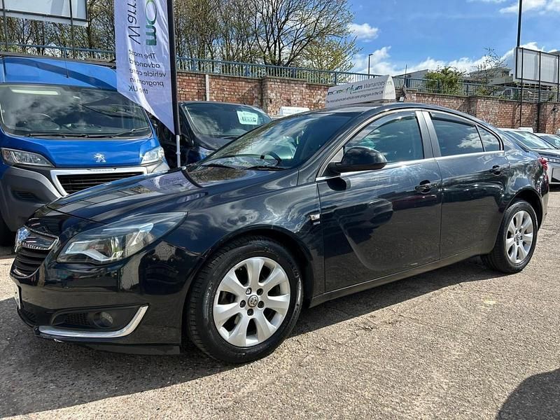 Second-hand Vauxhall Insignia SRi 2015 Negru Hatchback