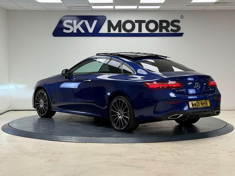 Used Mercedes E400 AMG Line Premium Plus 325 HP (239 kW) 2021 Blue Coupe