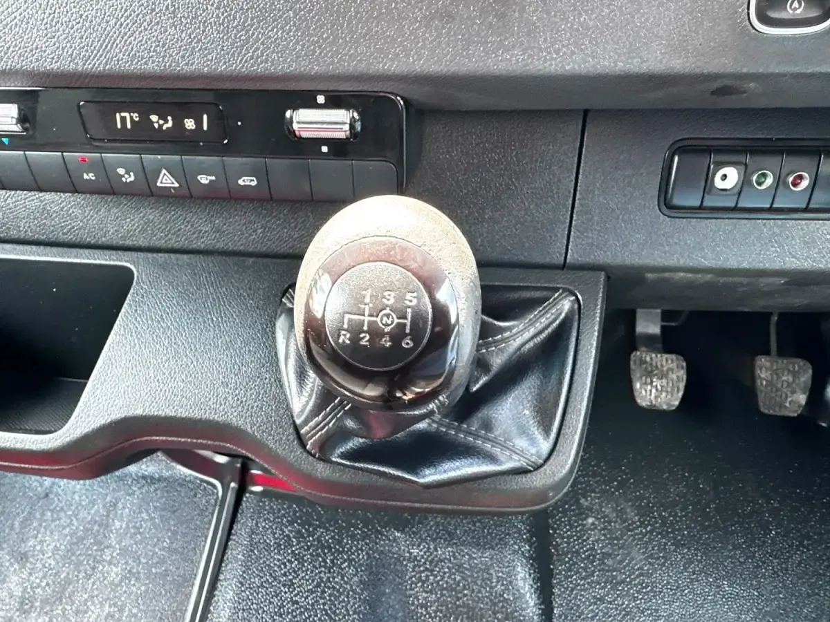 Used Mercedes Sprinter 161 HP (118 kW) 2020 Red Van