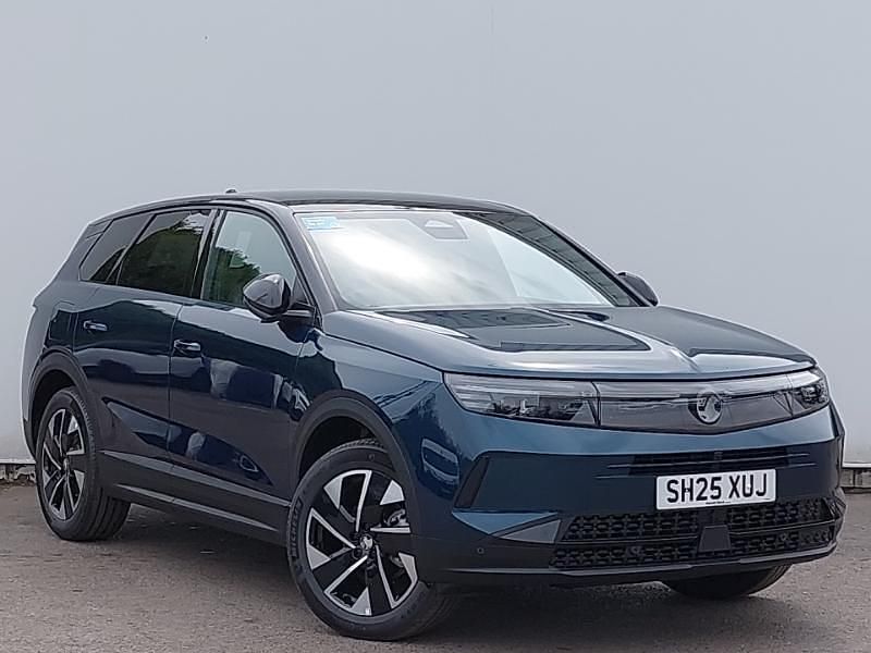 Two coat premium metallic spectrum blue New 2025 Vauxhall Grandland X Ultimate SUV | £30,998 (Fair price) - Image 1/4