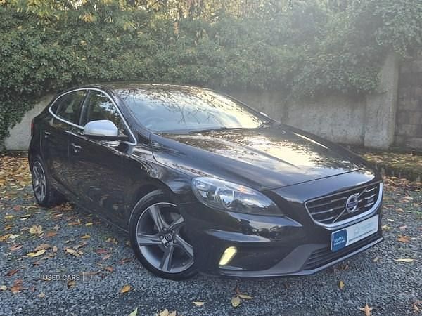 Black Used 2014 Volvo V40 R-Design Estate | £5,690 (Fair price) - Image 1/4