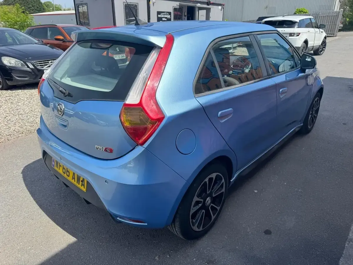 Used MG MG3 106 HP (77 kW) 2016 Blue Hatchback