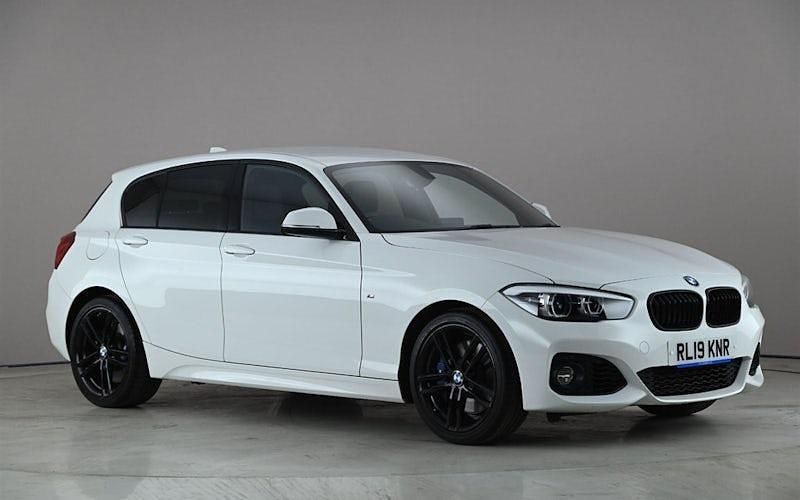 Begagnad BMW 118 M Sport 136 HK (100 kW) 2019 Halvkombi