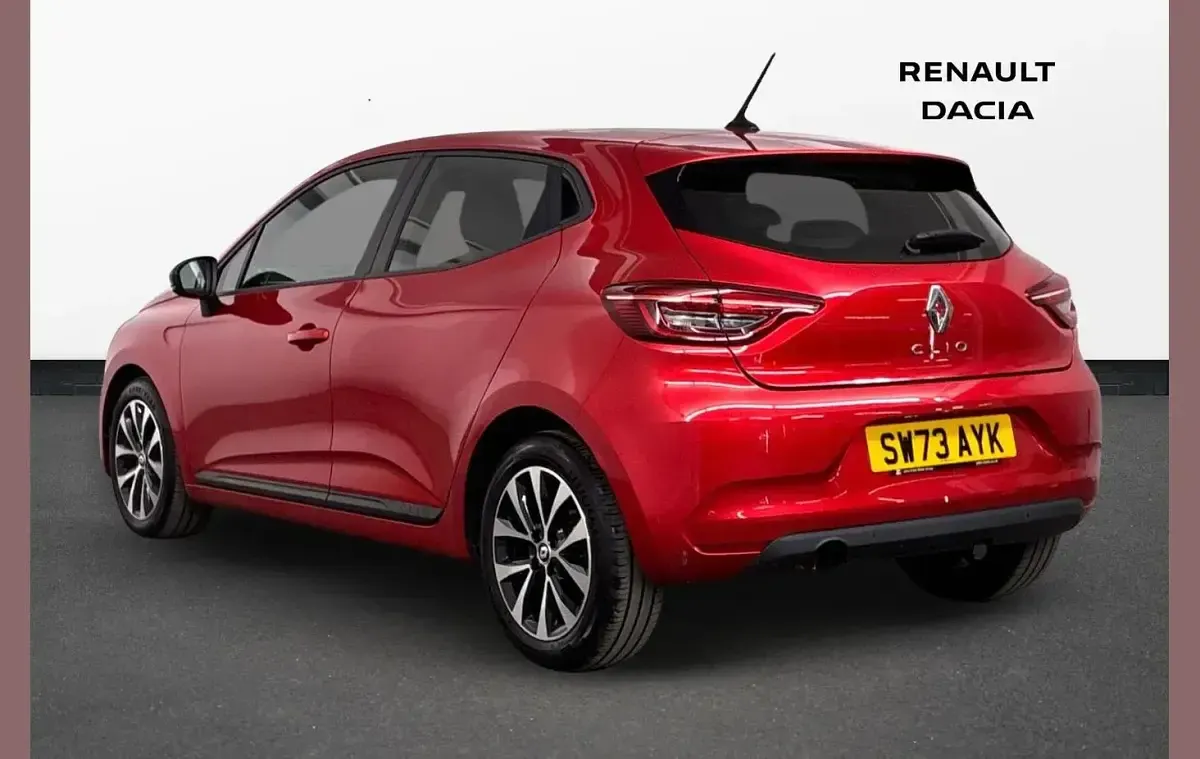 Used Renault Clio Evolution 90 HP (66 kW) 2023 Flame red  Hatchback