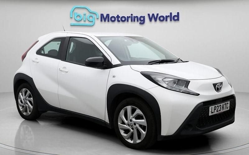Used 2024 Toyota Aygo PURE Hatchback | £13,500 (Good price) - Image 1/4