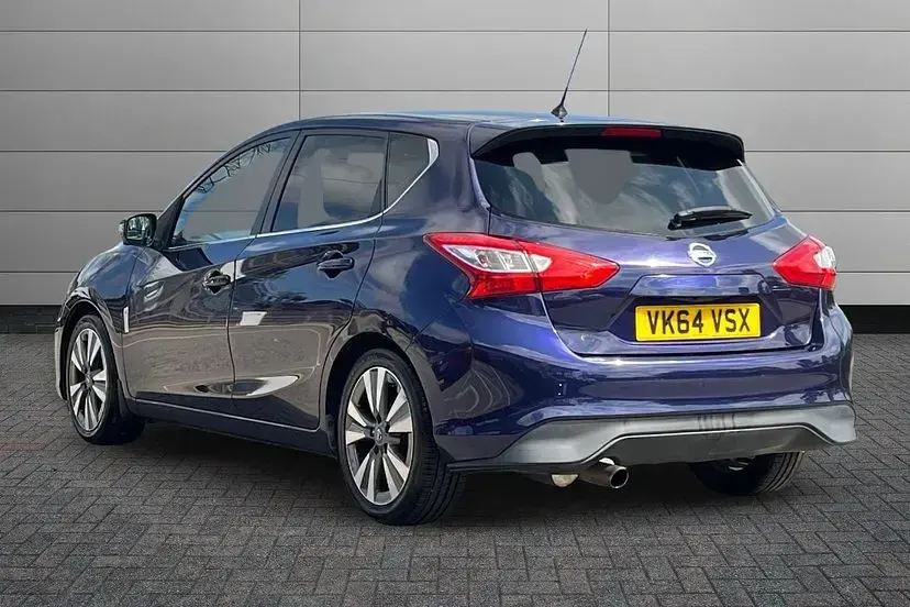 Used Nissan Pulsar Tekna 113 HP (83 kW) 2014 Black Hatchback