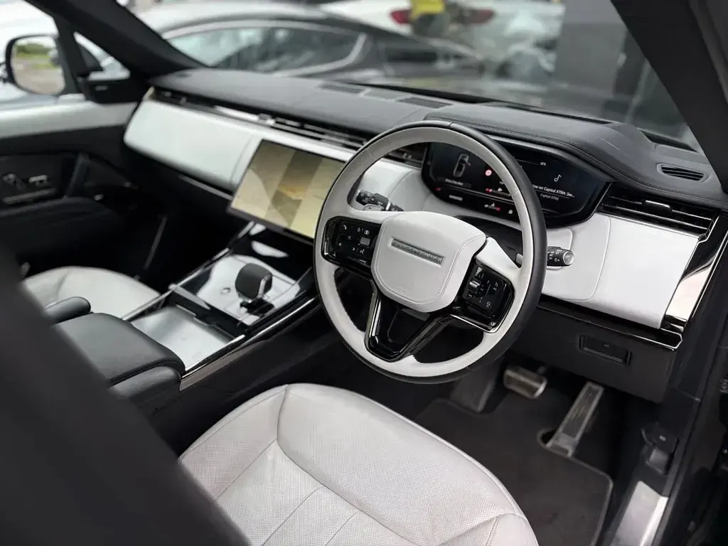 Used Land Rover Range Rover Sport SE Dynamic 300 HP (220 kW) 2023 Black SUV