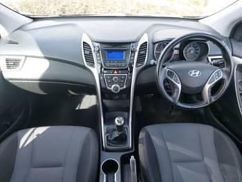 Used Hyundai i30 SE 110 HP (80 kW) 2016 Black Hatchback