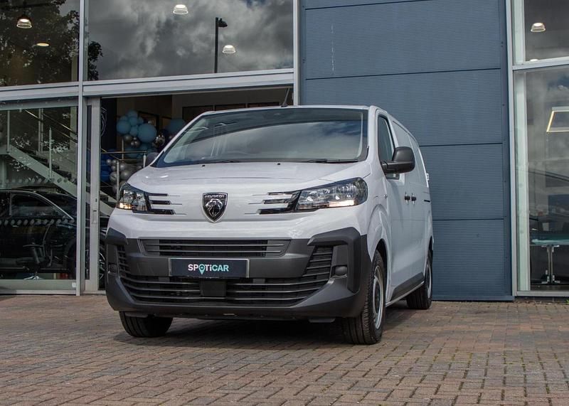 Uusi Peugeot e-Expert 98 kW (134 HP) 2025 Valkoinen Van