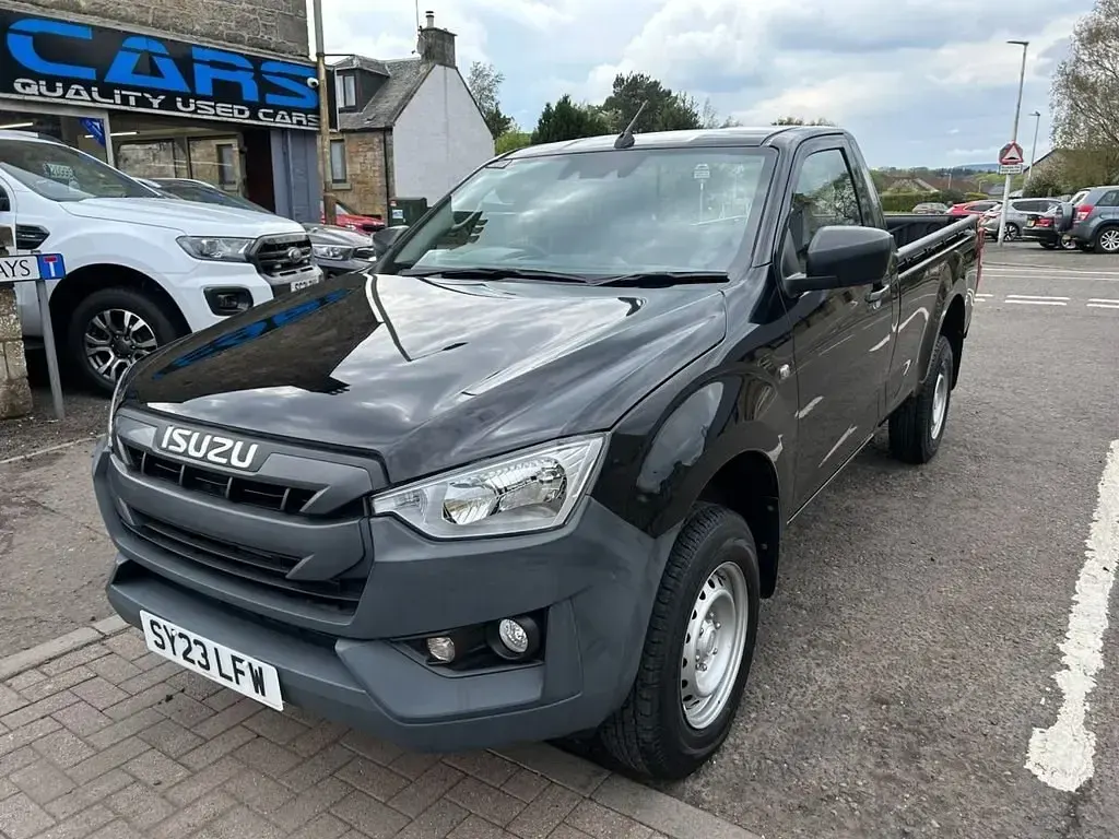Second-hand Isuzu D-Max 164 CP (120 kW) 2023 Negru Pickup