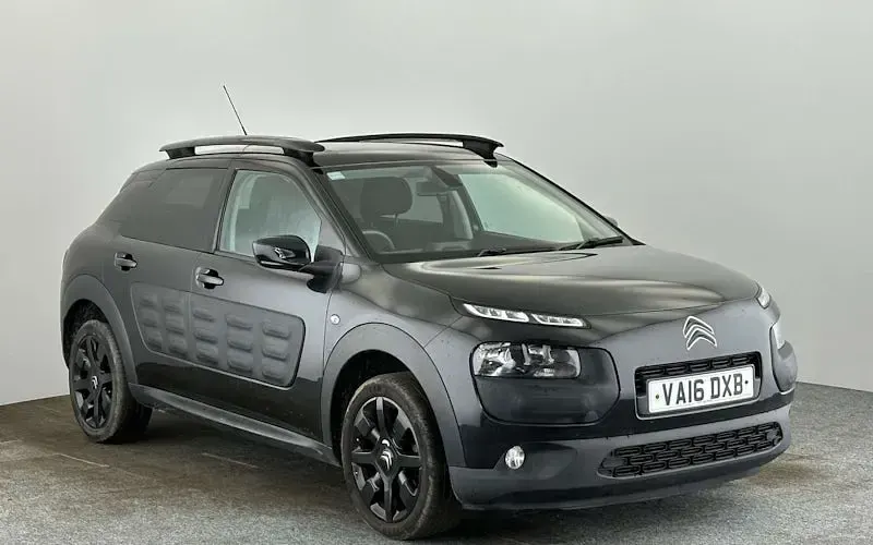 Used Citroën C4 Cactus Flair 100 HP (73 kW) 2016 Hatchback