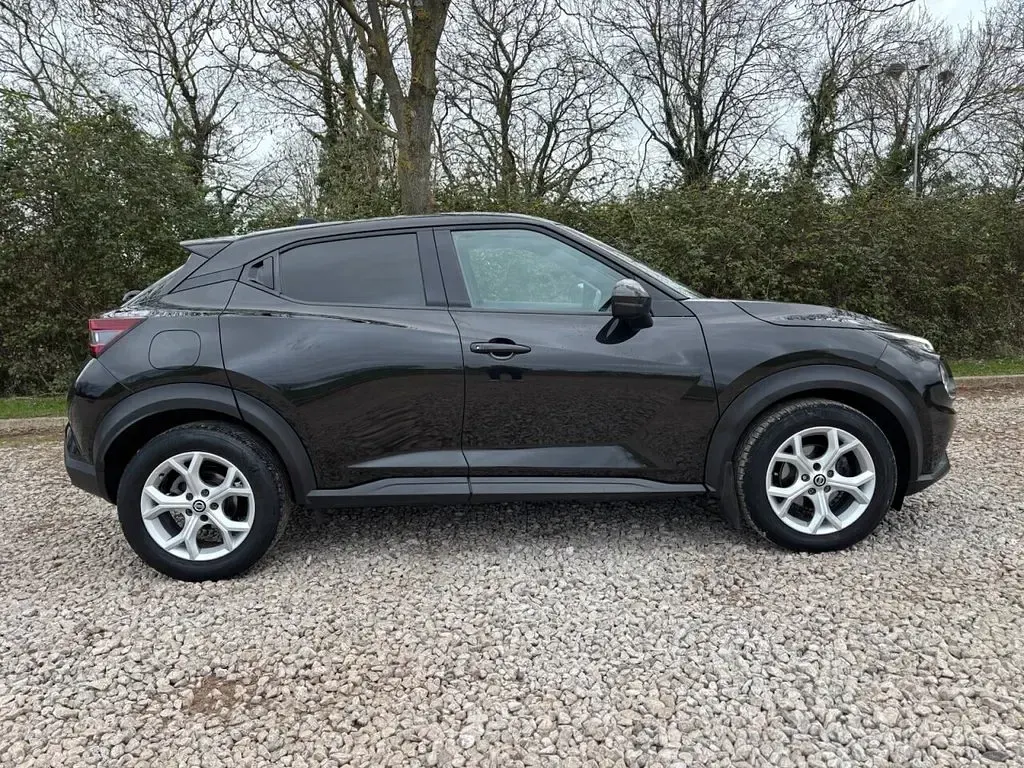 Used Nissan Juke N-Connecta 114 HP (83 kW) 2020 Black SUV