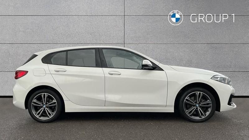 Used BMW 118 Sport Line 136 HP (100 kW) 2023 White Hatchback