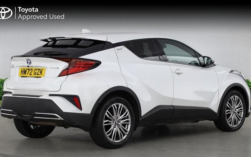 Used Toyota C-HR 184 HP (135 kW) 2022 Platinum white pearl SUV