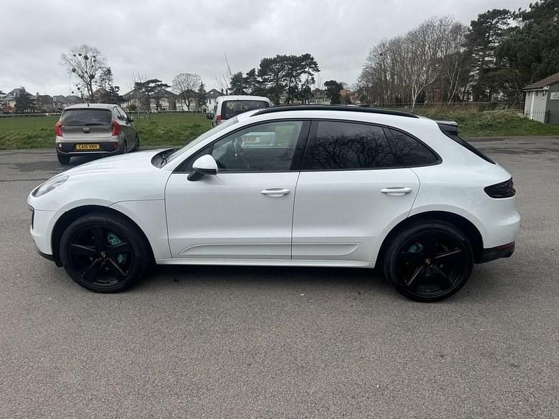 Used Porsche Macan 258 HP (189 kW) 2017 White SUV