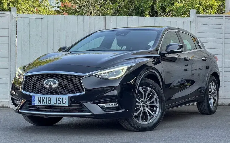 Used Infiniti Q30 Premium 122 HP (89 kW) 2017 Hatchback