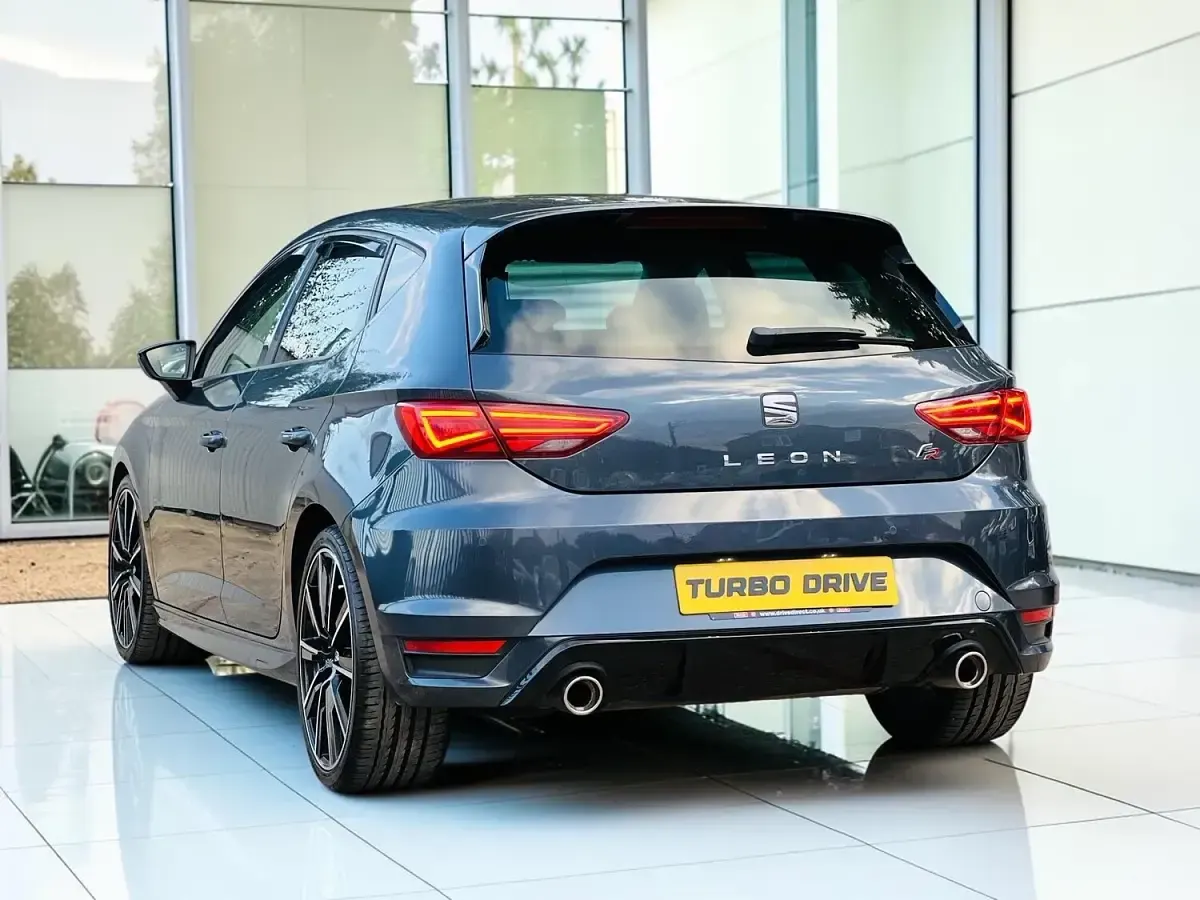 Used Seat Leon FR Sport 190 HP (139 kW) 2018 Grey Hatchback