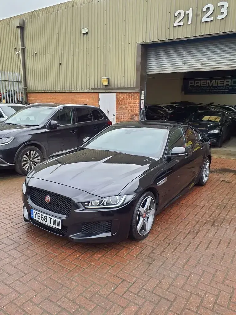 Used Jaguar XE R-Sport 180 HP (132 kW) 2018 Black Sedan