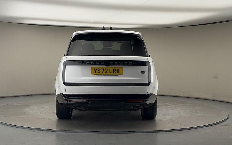 Used Land Rover Range Rover SE 441 HP (324 kW) 2022 Ostuni pearl white SUV