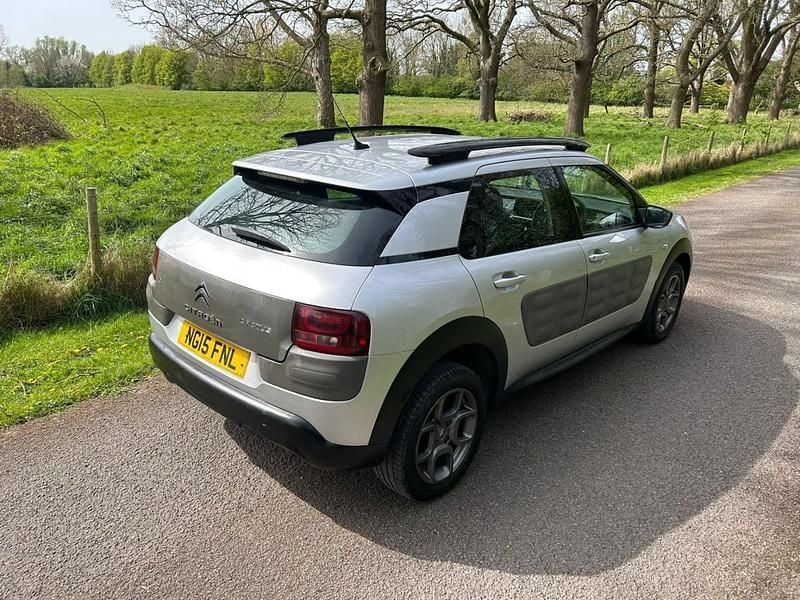 Used Citroën C4 Cactus Feel 110 HP (80 kW) 2015 Silver Hatchback