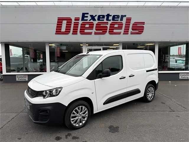 White Used 2020 Peugeot Partner Van | £9,989 (Fair price) - Image 1/4