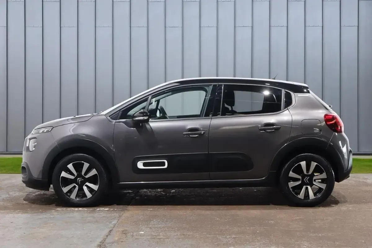 Używany Citroën C3 PureTech 82 KM (60 kW) 2024 Szary Hatchback