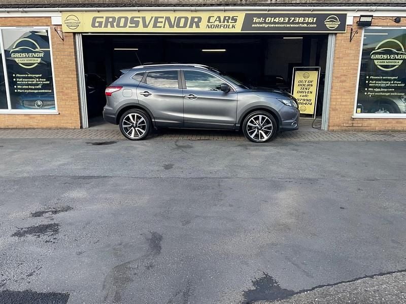 Used Nissan Qashqai Tekna 115 HP (84 kW) 2014 Grey SUV