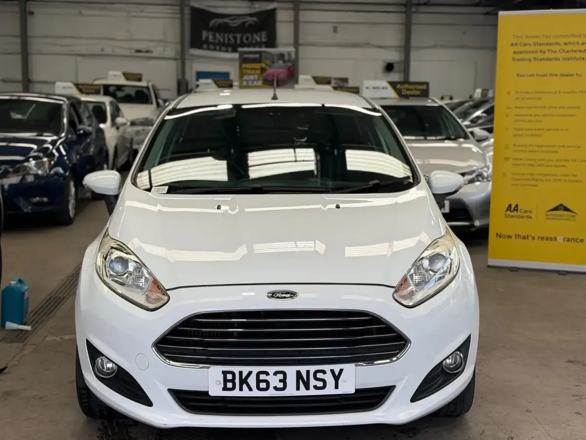 Usado Ford Fiesta Zetec 2014 Branco Citadino