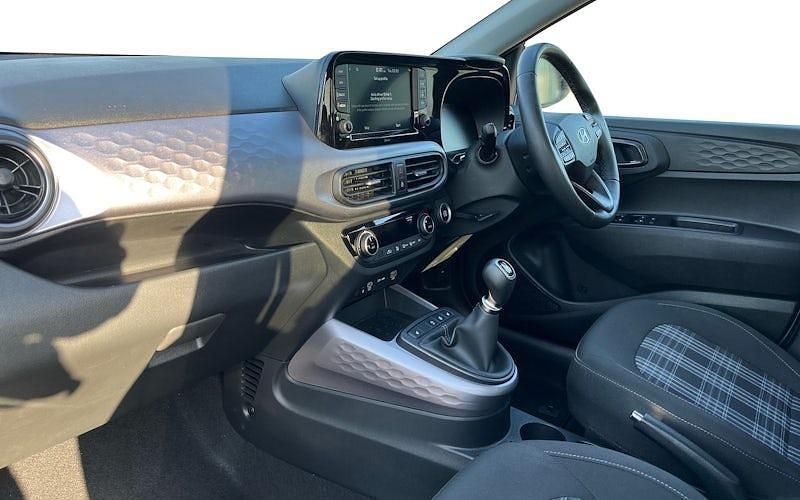 Used Hyundai i10 Premium 63 HP (46 kW) 2026 Hatchback