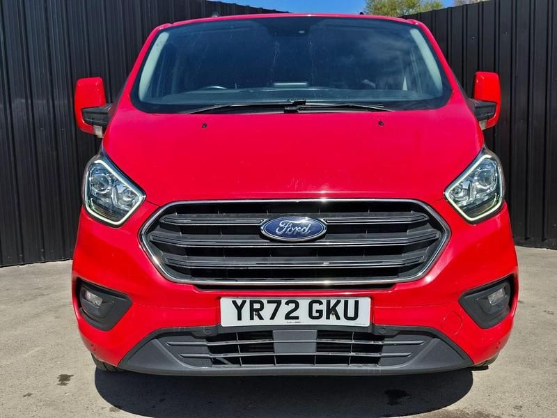 Used Ford Transit Custom Limited 170 HP (125 kW) 2022 Red Van