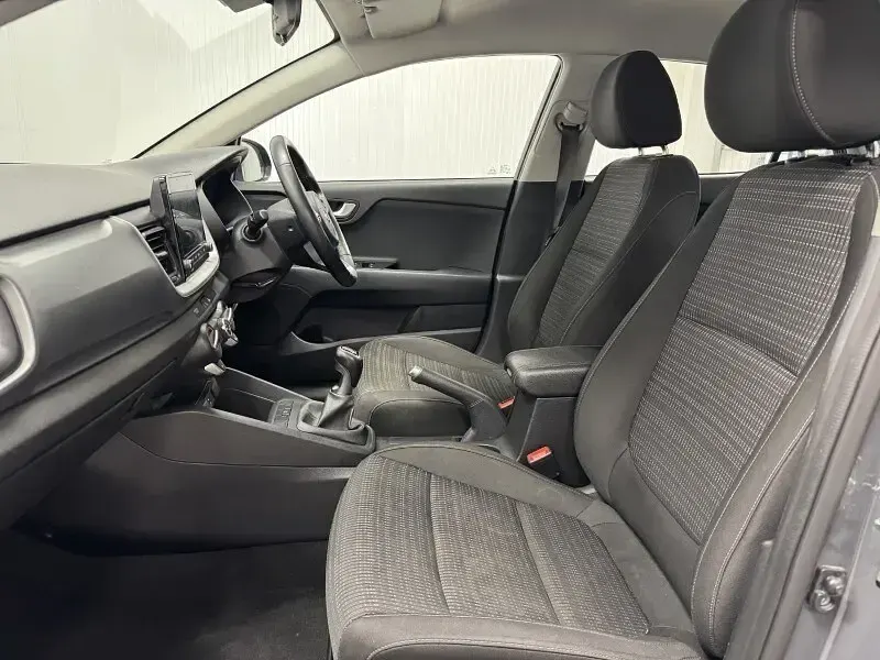 Usado Kia Stonic 2021 Gris SUV