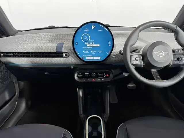 Begagnad Mini Cooper Exclusive 135 kW (184 HK) 2025 Svart Halvkombi