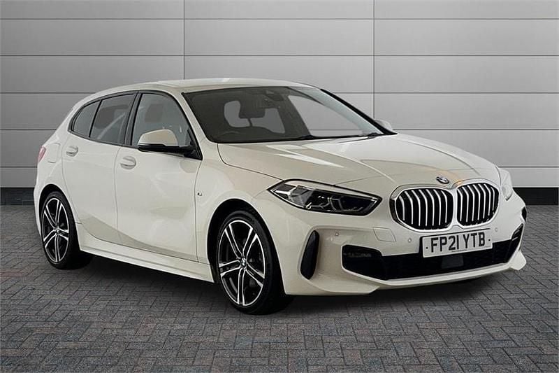 Used BMW 116 M Sport 116 HP (85 kW) 2021 Alpine white Hatchback