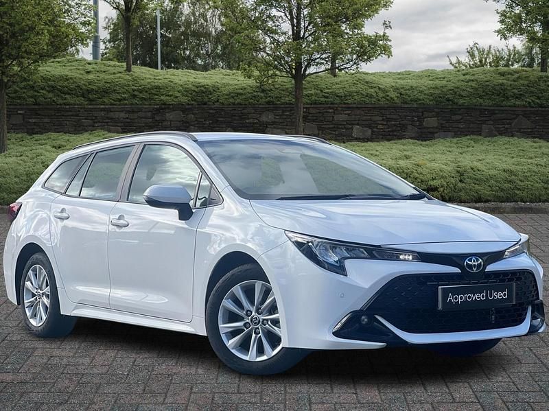 White Used 2024 Toyota Corolla Estate | £22,461 (Fair price) - Image 1/4