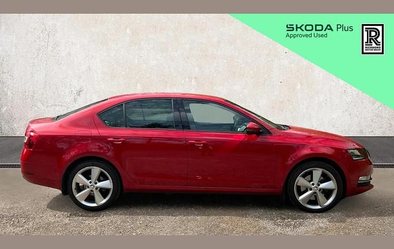 Used Skoda Octavia SE L 187 HP (137 kW) 2019 Red Hatchback