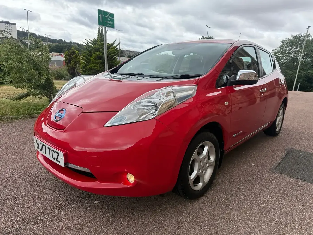Used Nissan Leaf Acenta 80 kW (109 HP) 2017 Red Hatchback